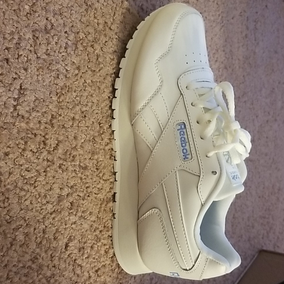 NWOB White Reebok Classic - Picture 4 of 4